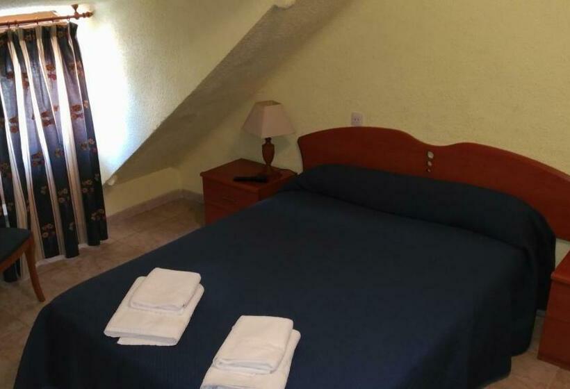 Номер Стандарт Совместная Ванная, Hostal Aribel Longinos