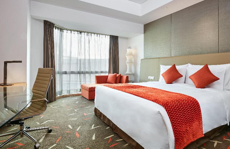 Номер Стандарт Вид на Бассейн, Crowne Plaza Zhongshan Wing On City, An Ihg