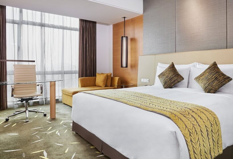 Номер Стандарт Двуспальная Кровать, Crowne Plaza Zhongshan Wing On City, An Ihg