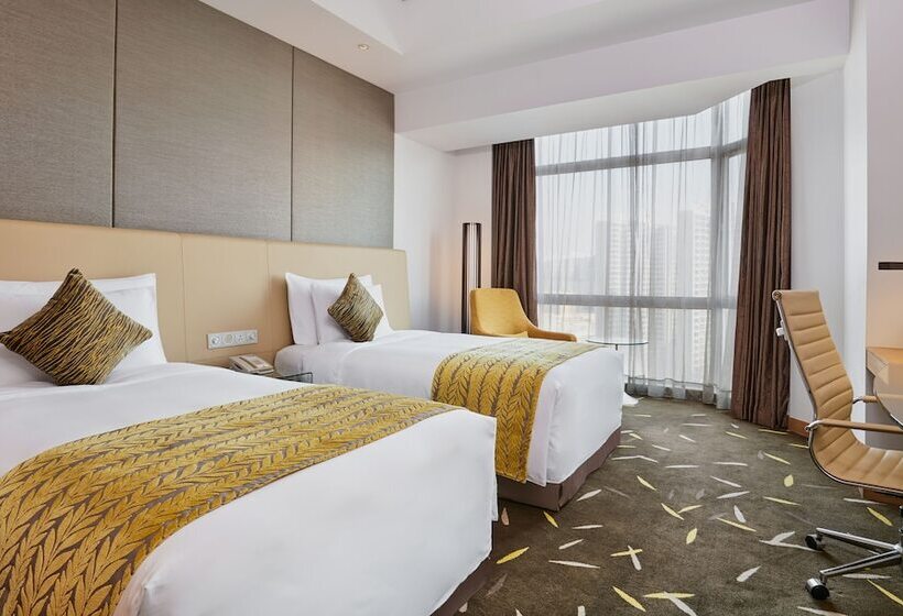 Номер Стандарт Вид на Бассейн, Crowne Plaza Zhongshan Wing On City, An Ihg