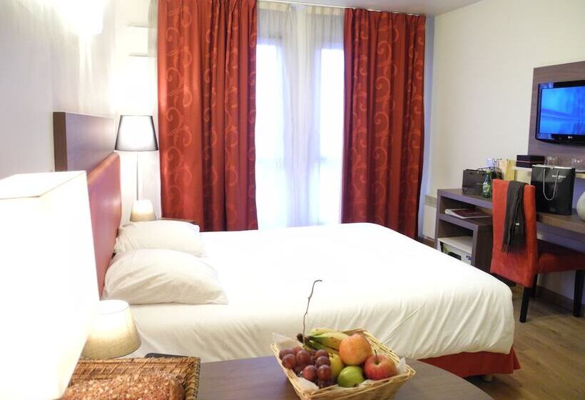 Студия Стандарт, Villa Val Senart 1ere Avenue