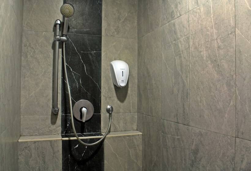디럭스 룸, Swissbelinn Medan