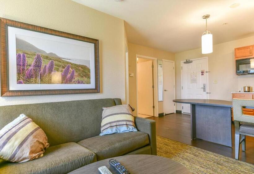 Люкс, Candlewood Suites Medford, An Ihg