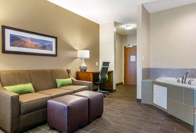 Люкс с гидромассажем, Comfort Suites Helena Airport