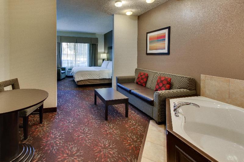 带大床的套房, Holiday Inn Express Hotel & Suites Lancaster Lititz, An Ihg