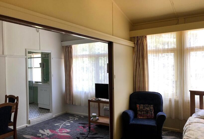 Семейный Номер, The Clarendon Motel Katoomba