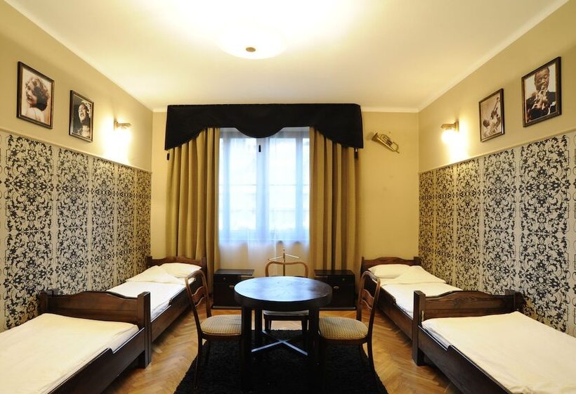 Четырехместный Номер Стандарт, Hostel Deco