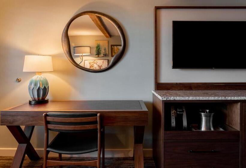 اتاق استاندارد با تخت بزرگ, High Peaks Resort