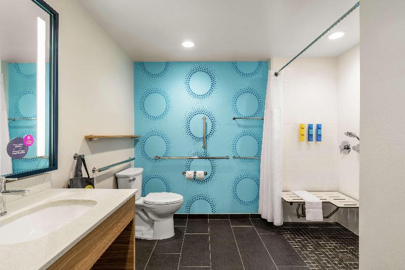 Люкс Кровать Кинг, Holiday Inn Express Hotel & Suites Live Oak, An Ihg
