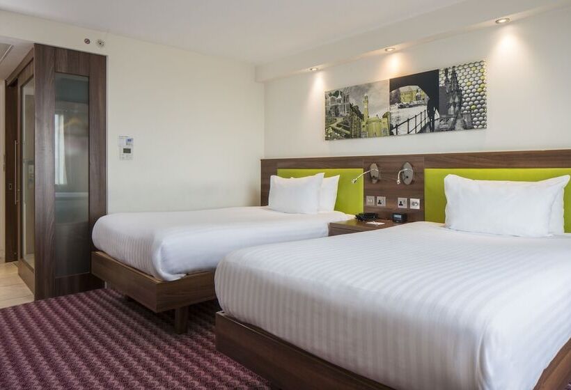 Номер Стандарт, Hampton By Hilton Birmingham Broad Street