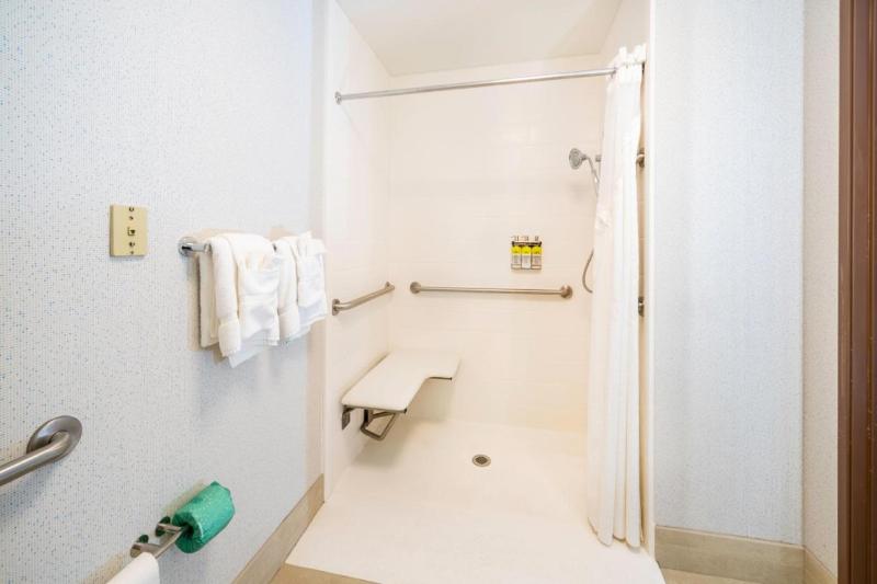 장애인을 위한 킹사이즈 침대 스탠다드 룸, Holiday Inn Express Rochelle, An Ihg
