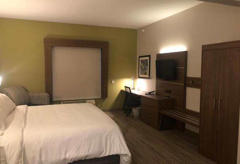 장애인용 디럭스룸, Holiday Inn Express Rochelle, An Ihg