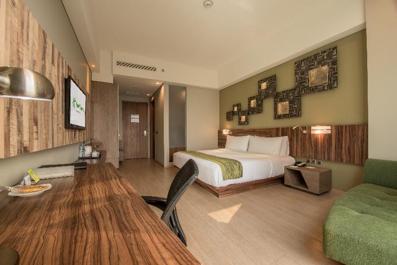 Номер Стандарт Кровать Кинг Адаптированный для Инвалидов, Holiday Inn Express & Suites   King George   Dahlgren, An Ihg