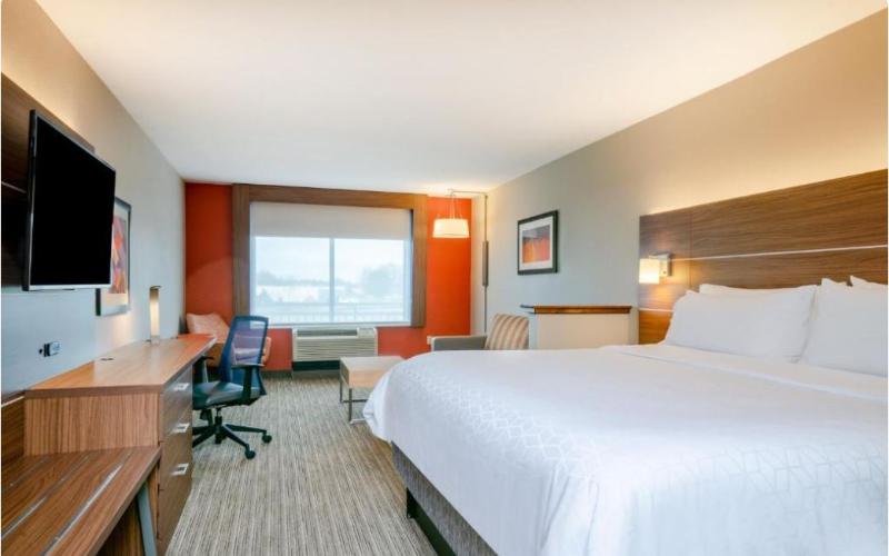 Люкс Кровать Кинг, Holiday Inn Express Hotel & Suites Tappahannock, An Ihg