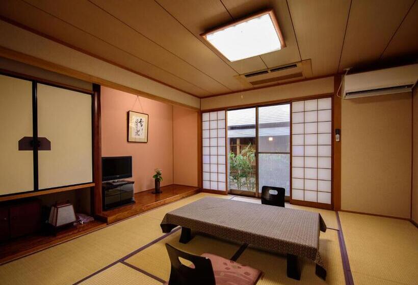 Номер Стандарт, Yufuin Onsen Wafu Ryokan Tsuenosho