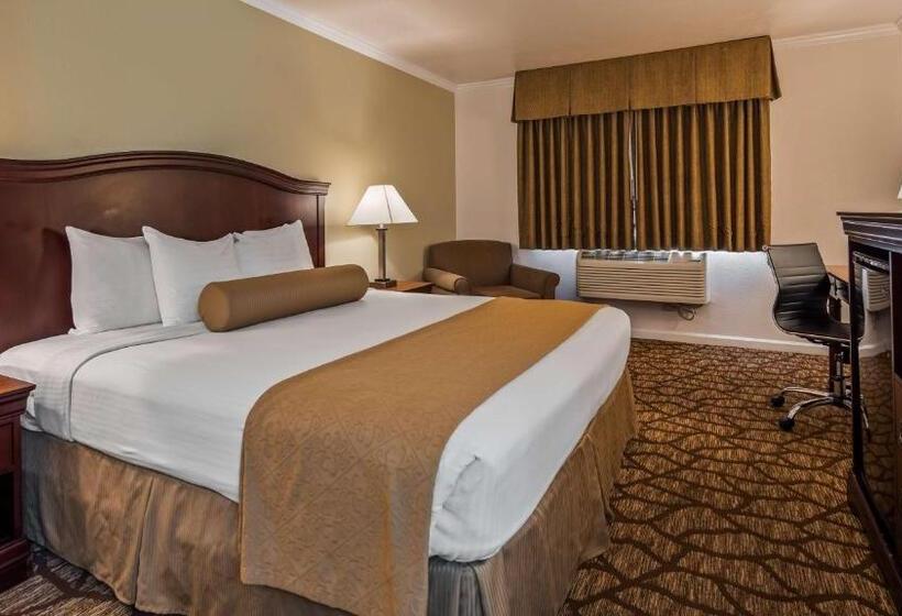 장애인을 위한 킹사이즈 침대 스탠다드 룸, Best Western Salinas Monterey