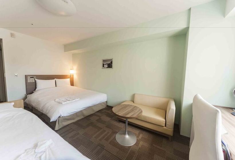 Номер Deluxe, Daiwa Roynet Hotel Okinawa Kenchomae