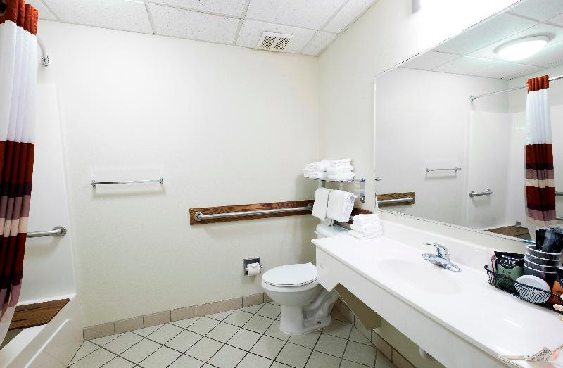 Номер Deluxe Адаптированный для Инвалидов, Red Roof Inn Plus+ Danville, Ky