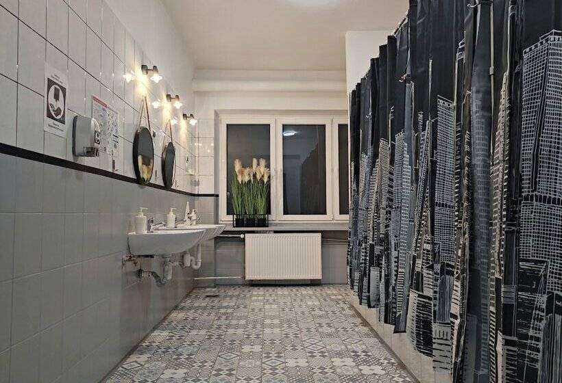 Номер Стандарт Совместная Ванная, Hostel Helvetia   Privates In City Center And Old Town