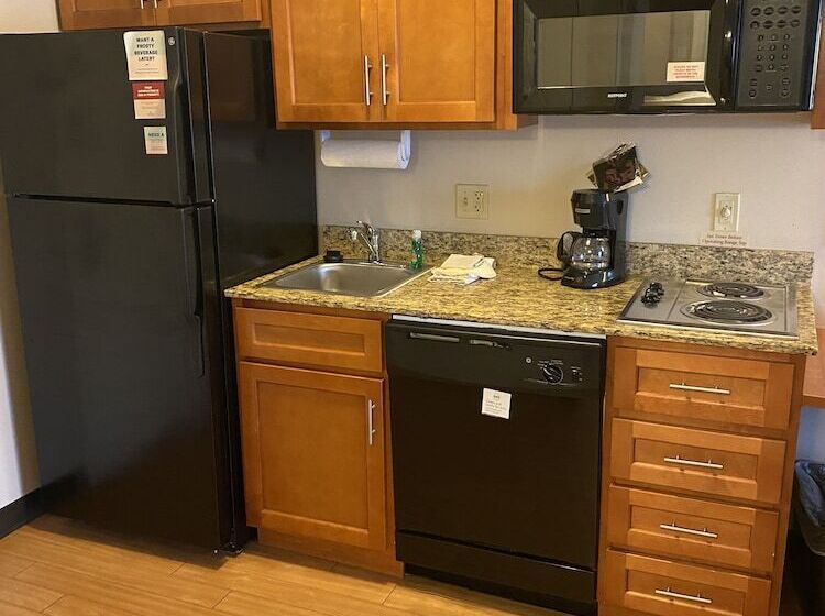 Студия Стандарт, Candlewood Williamsport, An Ihg