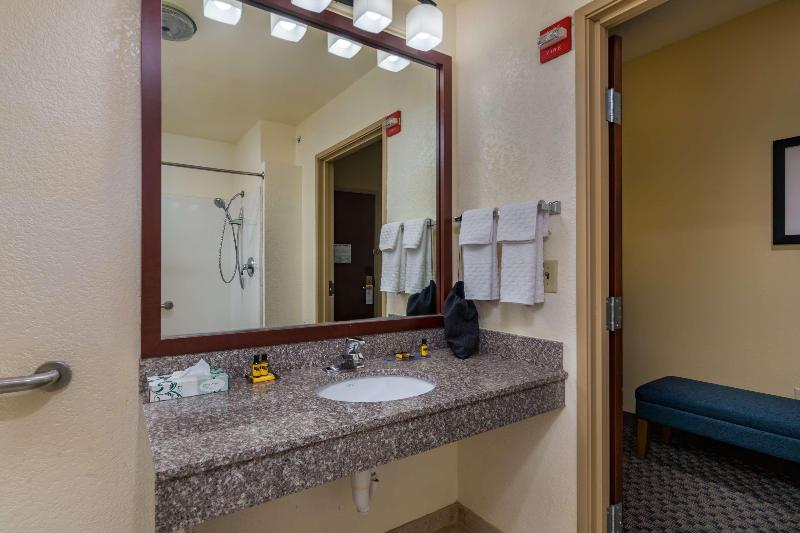 디럭스 스위트, Staybridge Suites Hot Springs, An Ihg