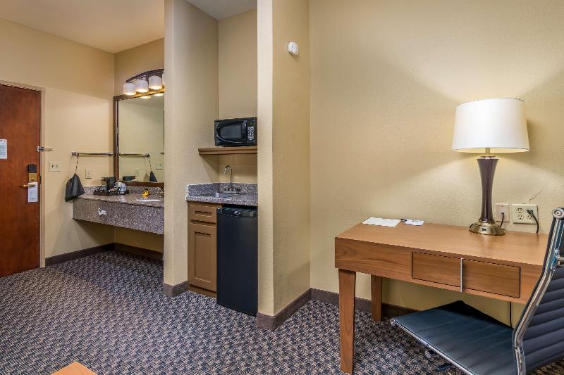 디럭스 스위트, Staybridge Suites Hot Springs, An Ihg