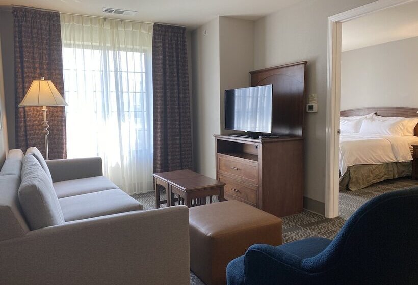Люкс 2 Спальни, Staybridge Suites Milwaukee West Oconomowoc, An Ihg