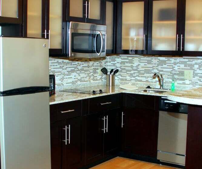 Люкс, Staybridge Suites Syracuse Liverpool, An Ihg