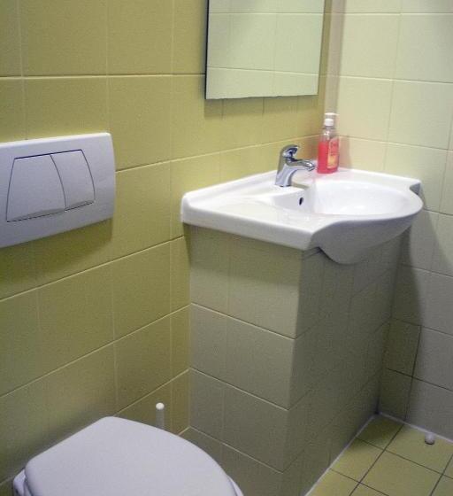 تختخواب در اتاق مشترک, Hi Hostel Rijeka