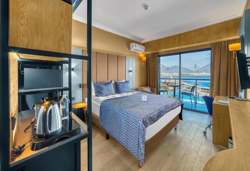 Номер Deluxe Вид на Море с Балконом, Numa Port