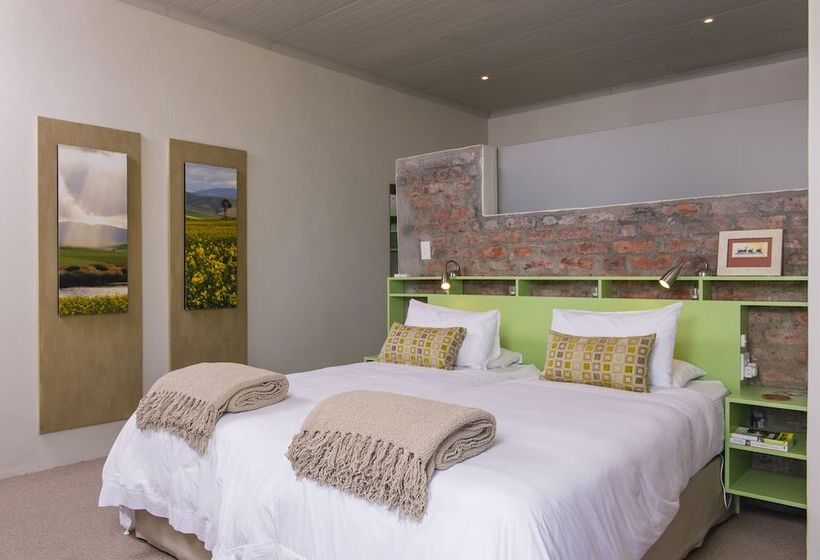 Номер Стандарт, Whalesong Lodge