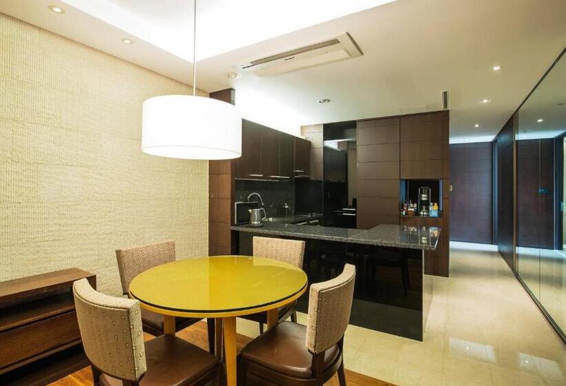 Пентхаус Люкс, Marriott Executive Apartment Seoul