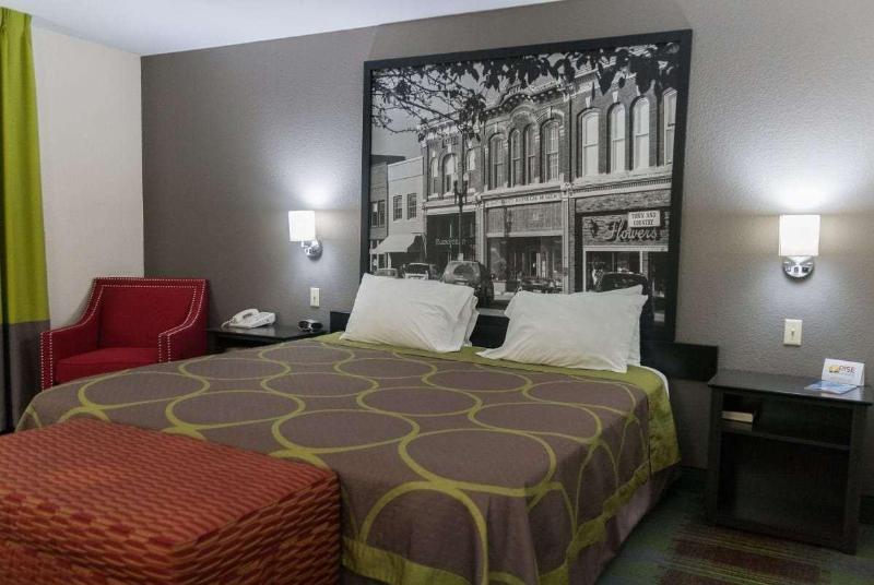 스탠다드 룸 킹사이즈 침대, Super 8 By Wyndham Arkansas City Ks