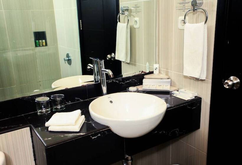 اتاق لوکس, Swiss Belhotel Kendari