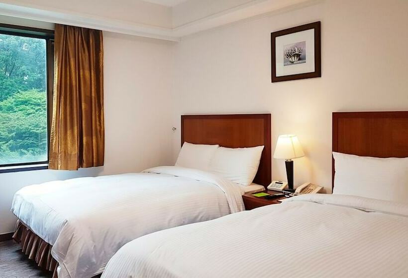 Номер Стандарт 2 Двуспальные Кровати, The K Hotel Seoul