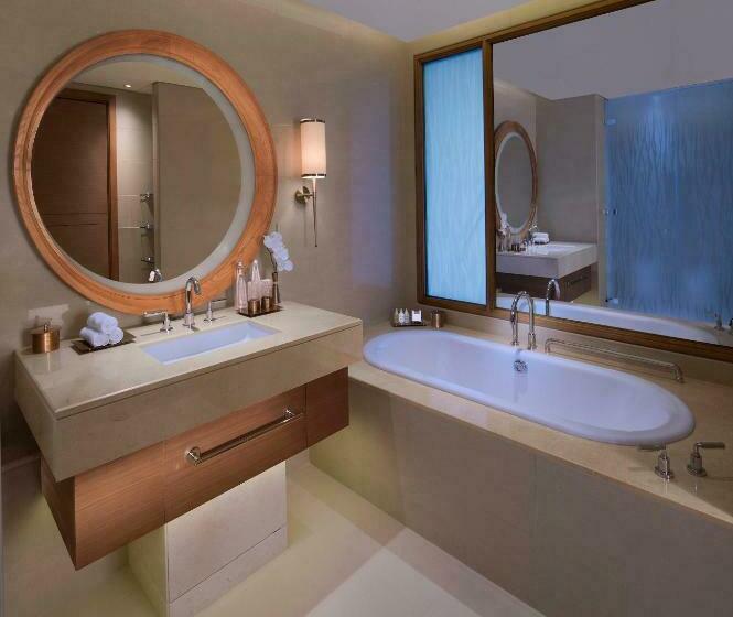 Номер Deluxe с Балконом, Anantara Eastern Mangroves Abu Dhabi
