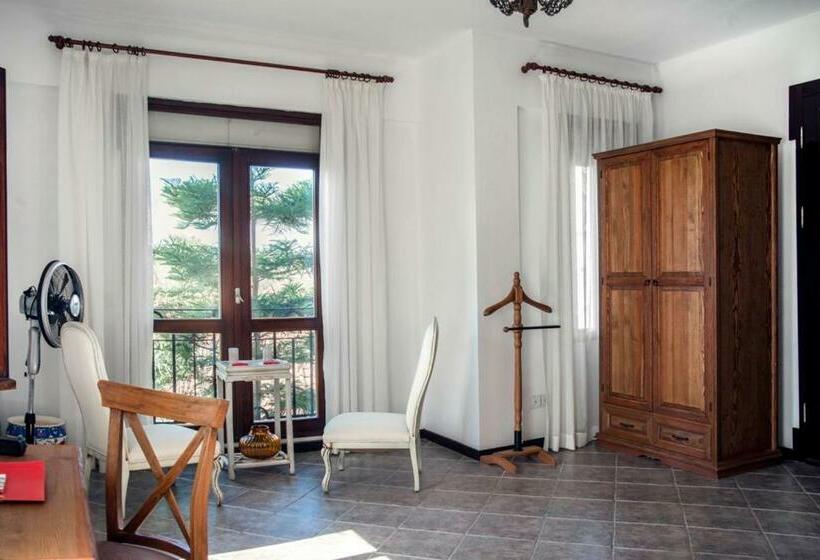 Семейный Номер, Artemis Selcuk Suites