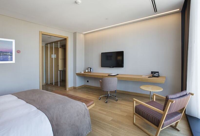 带观景的豪华间, Doubletree By Hilton Istanbul Avcilar