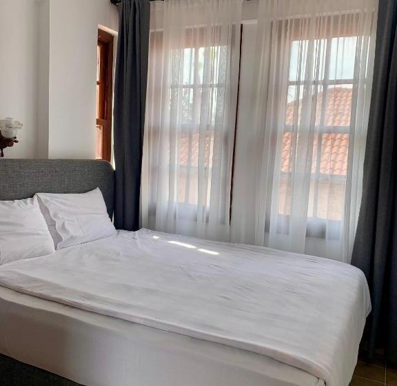 Standard Quadruple Room, Sabah Pansiyon