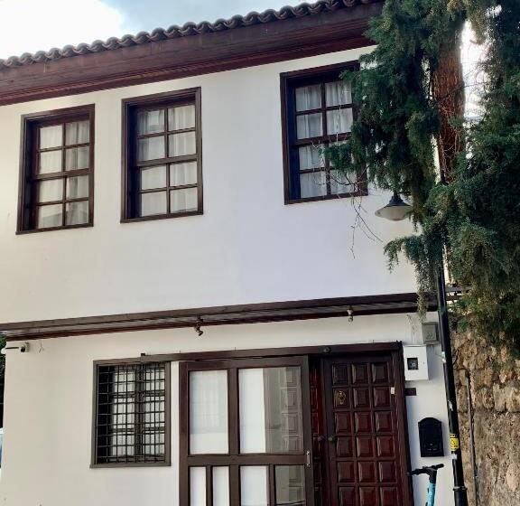 2 Bedroom House, Sabah Pansiyon
