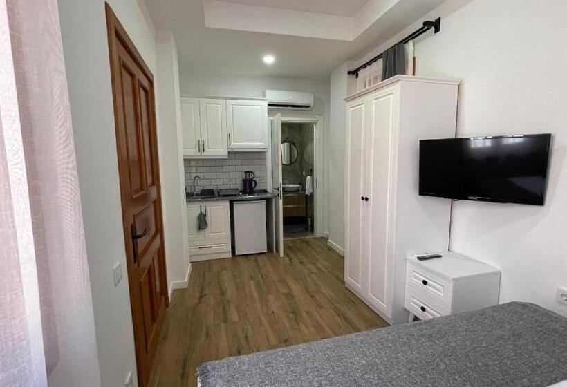 Deluxe Room, Sabah Pansiyon