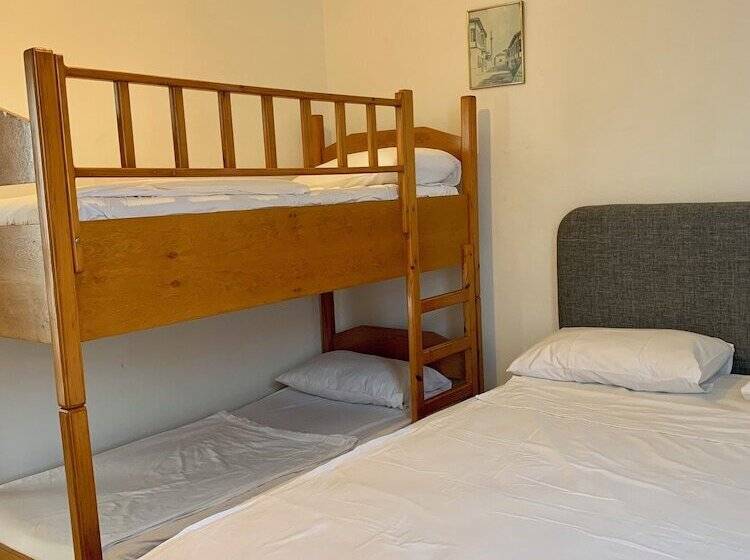 Standard Quadruple Room, Sabah Pansiyon