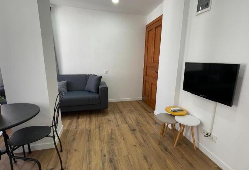 1 Bedroom Deluxe Apartment, Sabah Pansiyon