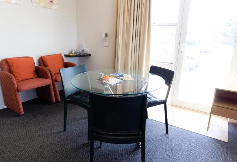 프레스티지 룸, Aston Hill Motor Lodge