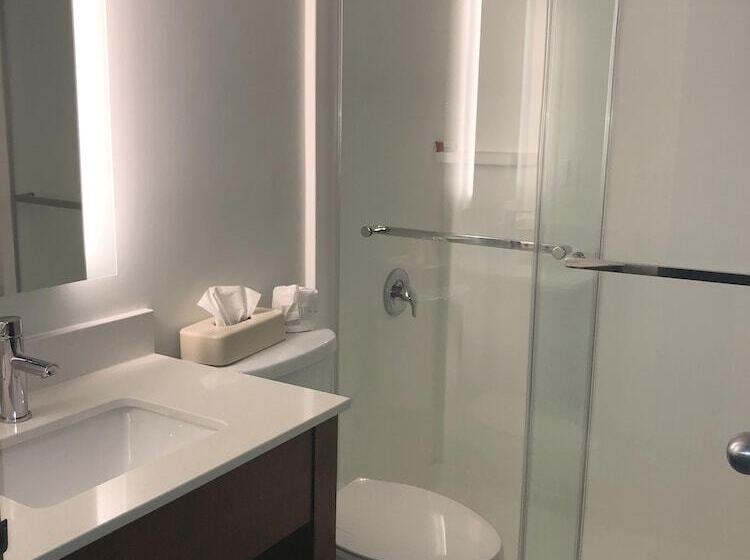 Номер Стандарт 2 Двуспальные Кровати, Super 8 By Wyndham Manchester Airport