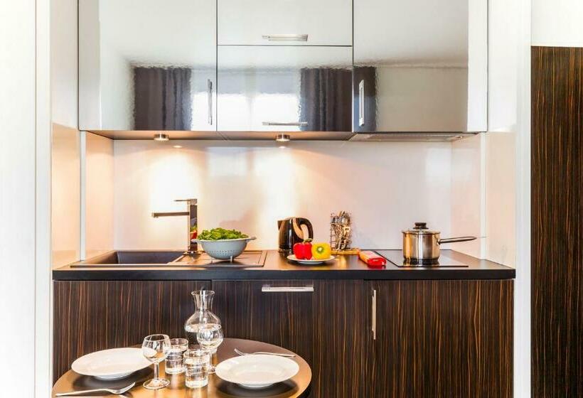 Студия Стандарт, Adagio Serris Val D Europe