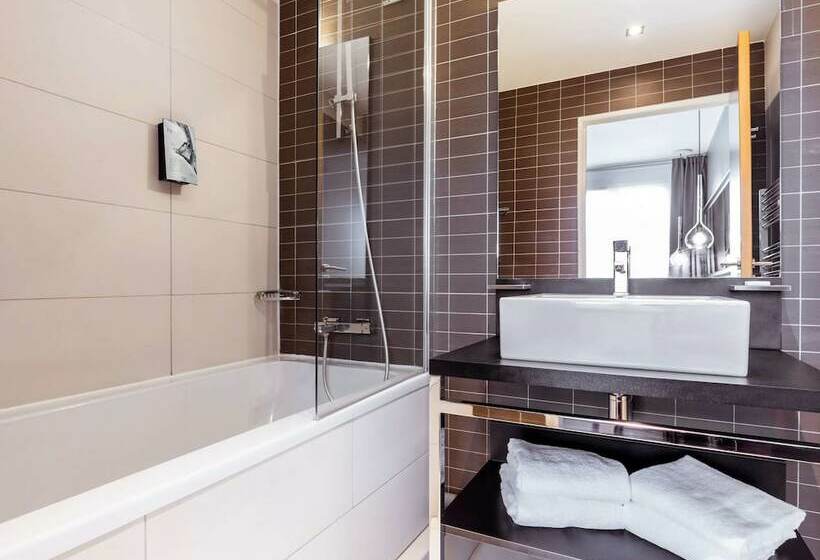 Апартаменты 1 Спальня с Балконом, Adagio Serris Val D Europe