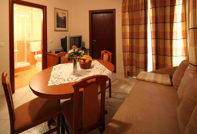 Апартаменты 2 Спальни, Apartments Ivana