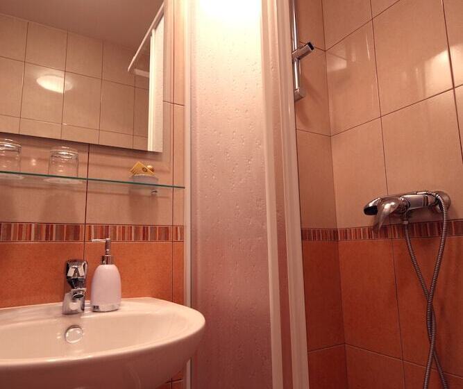Апартаменты 1 Спальня, Apartments Ivana