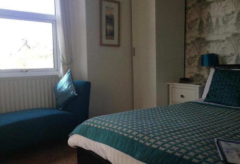 اتاق کلاسیک سه تخته, Invergarry Room Only Guest House For Adults